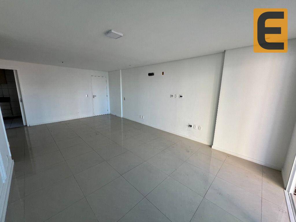 Apartamento à venda com 3 quartos, 146m² - Foto 4