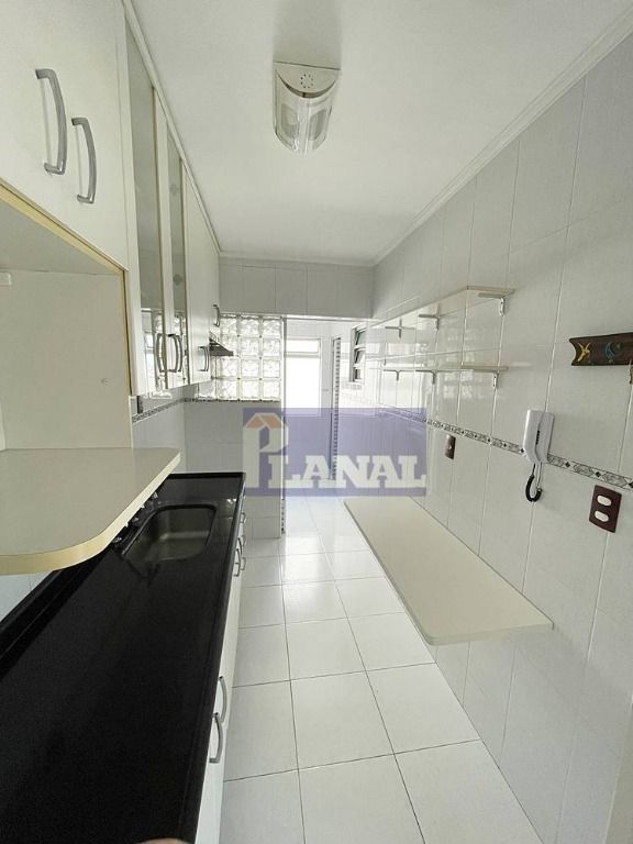 Apartamento à venda com 2 quartos, 60m² - Foto 11