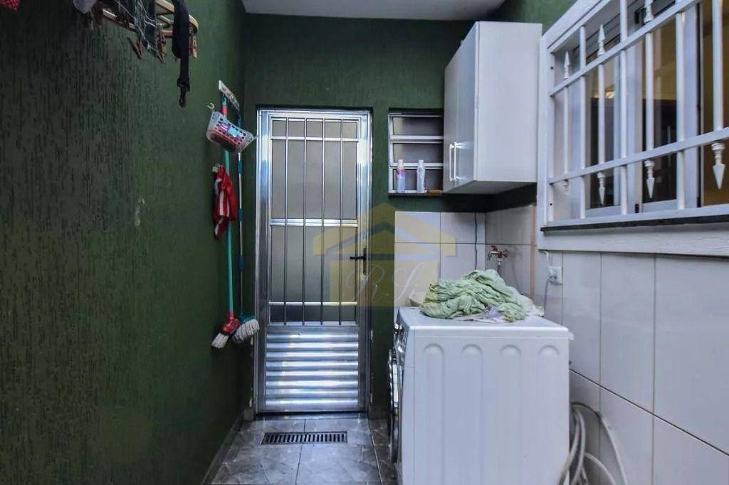 Sobrado à venda com 3 quartos, 200m² - Foto 39