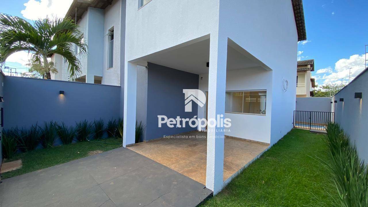 Casa à venda com 2 quartos, 115m² - Foto 1