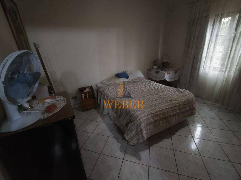Casa à venda com 5 quartos, 180m² - Foto 3
