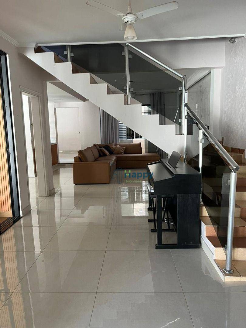 Casa à venda e aluguel com 4 quartos, 218m² - Foto 12