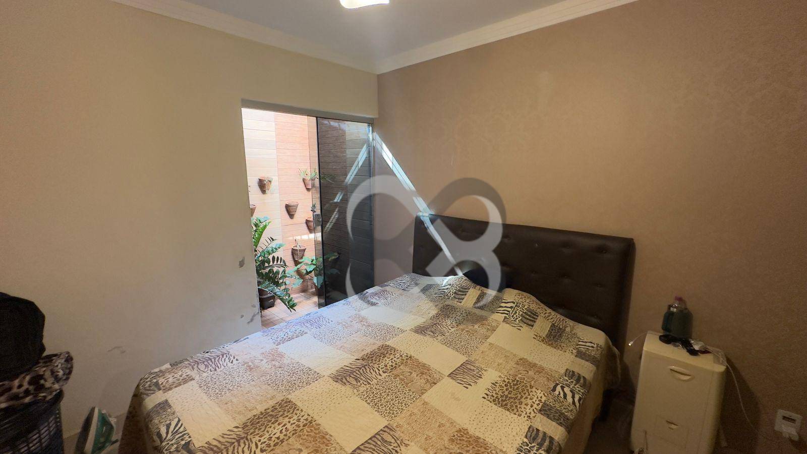 Casa à venda com 4 quartos, 140m² - Foto 11
