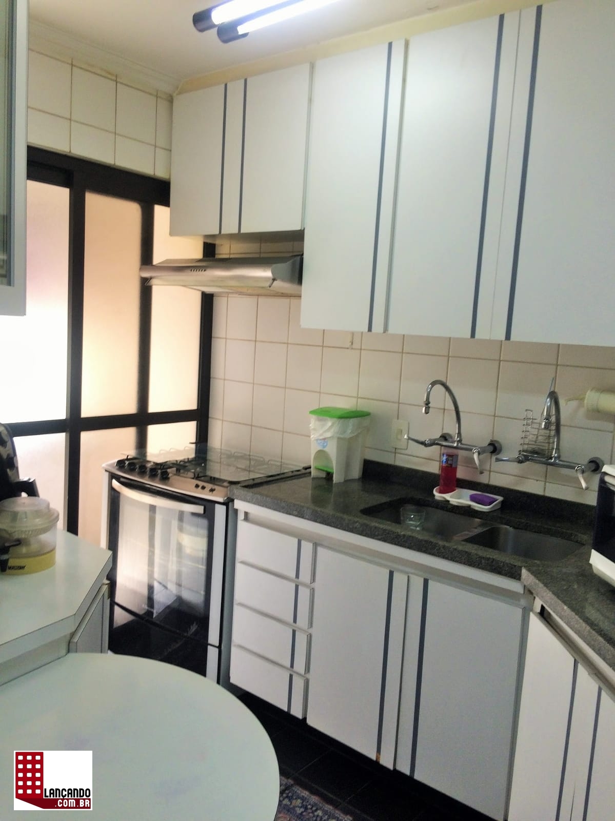 Apartamento à venda com 3 quartos, 120m² - Foto 2