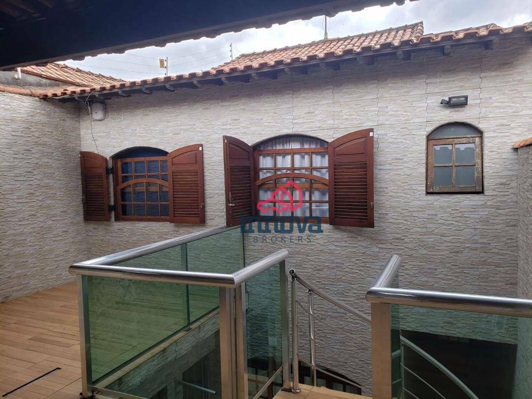 Casa à venda com 3 quartos, 218m² - Foto 10