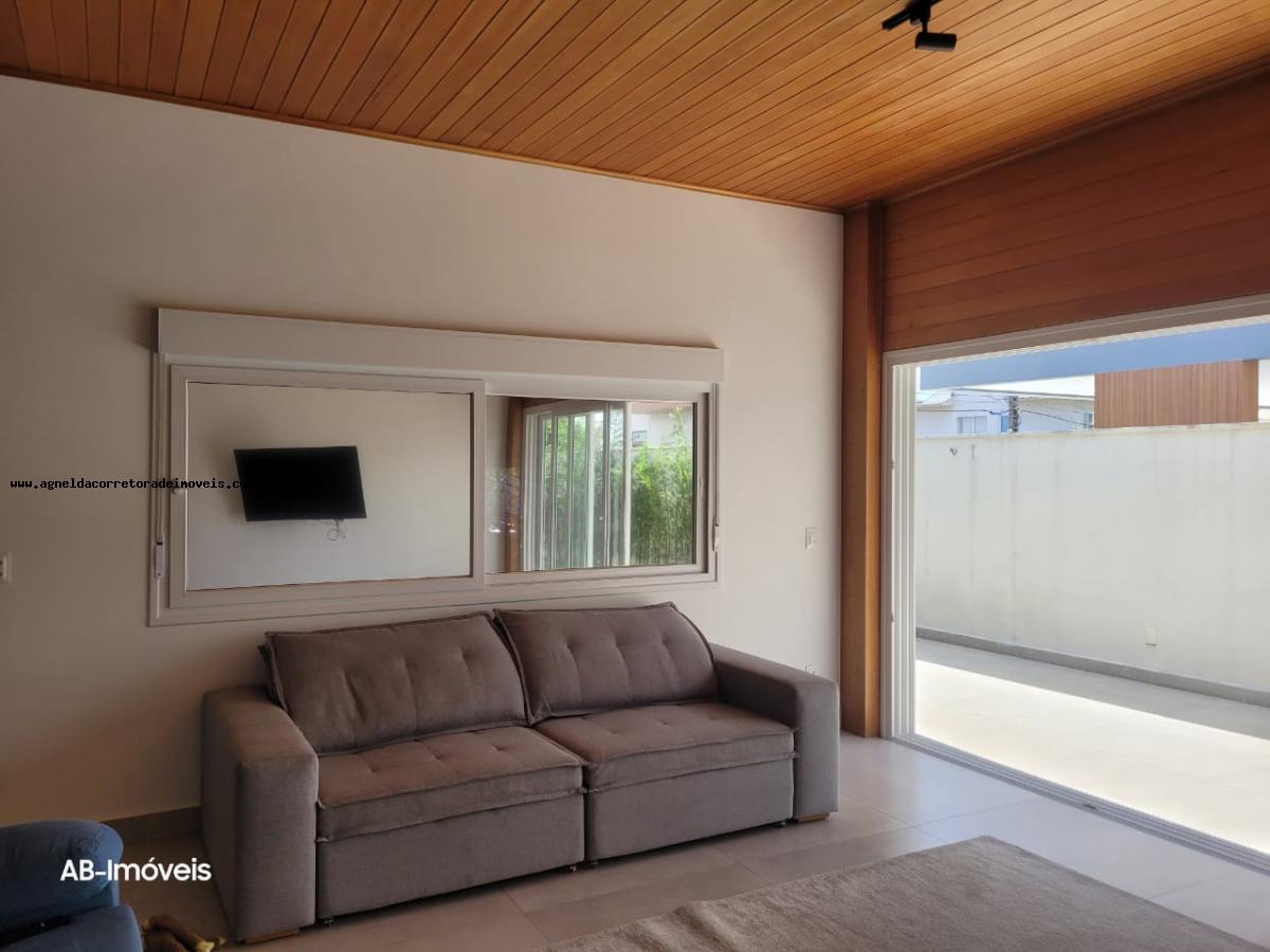 Casa de Condomínio à venda com 3 quartos, 214m² - Foto 19