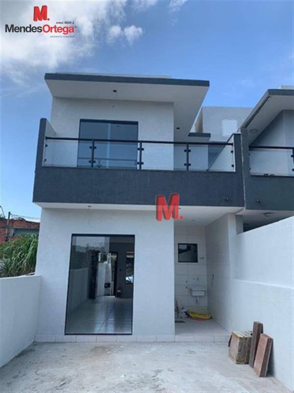 Casa à venda com 2 quartos, 90m² - Foto 1