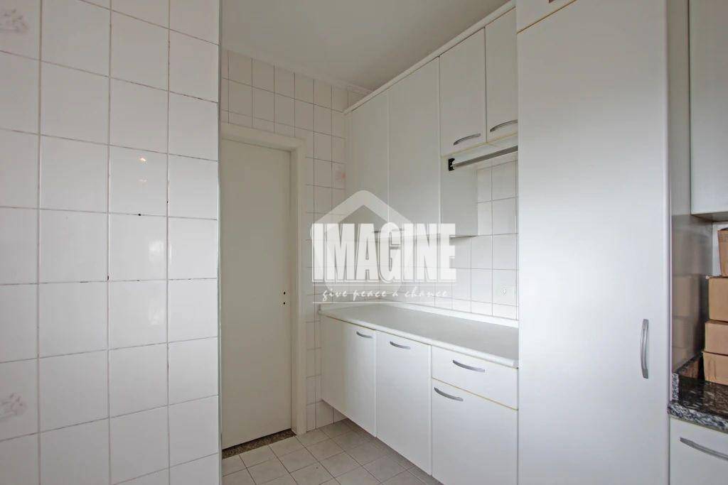 Apartamento à venda com 3 quartos, 142m² - Foto 15