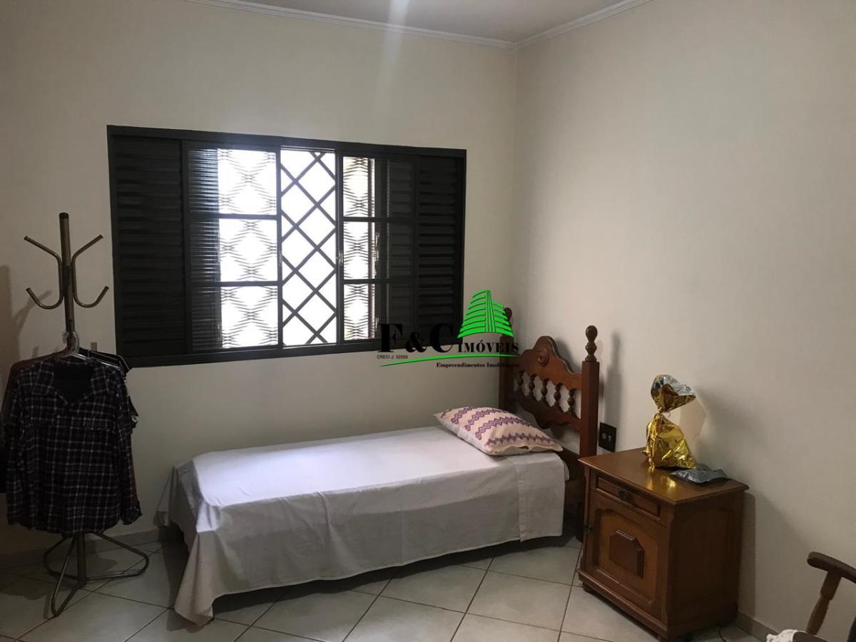 Casa à venda com 3 quartos, 250m² - Foto 15