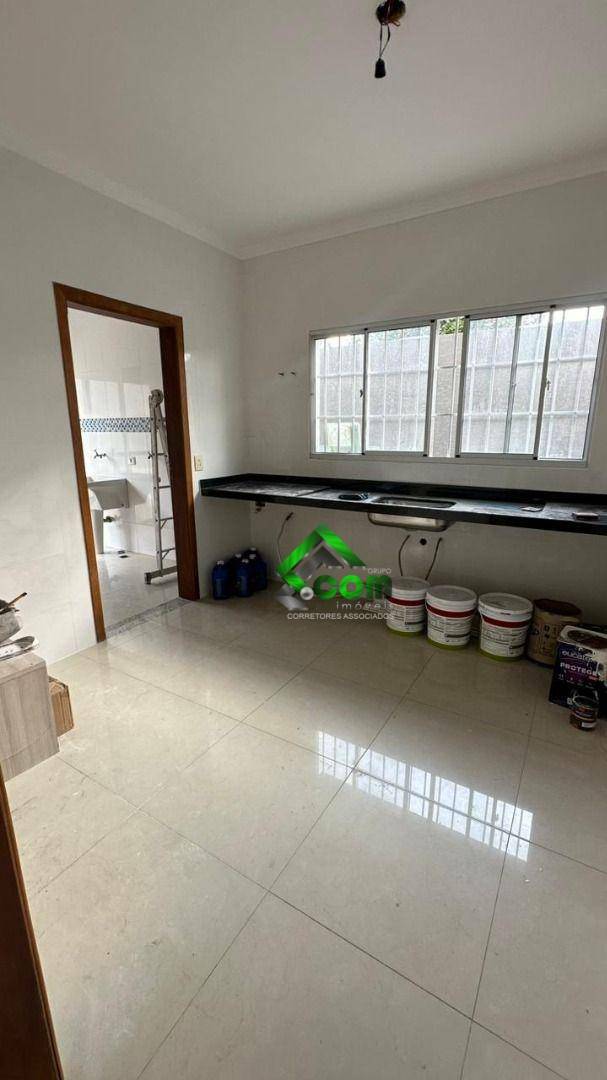 Casa à venda com 3 quartos, 181m² - Foto 15