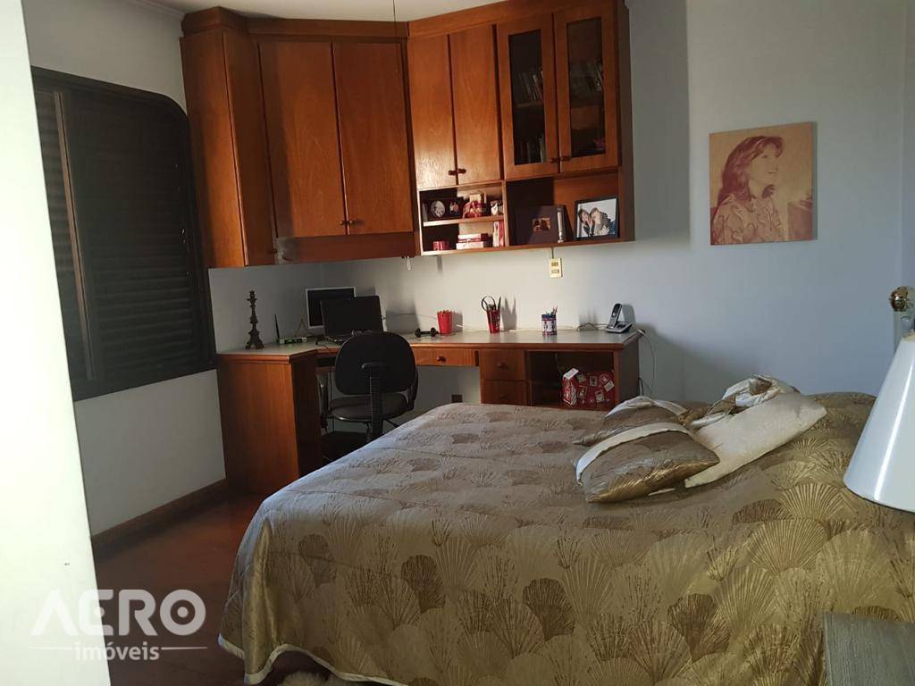 Apartamento à venda com 4 quartos, 230m² - Foto 7