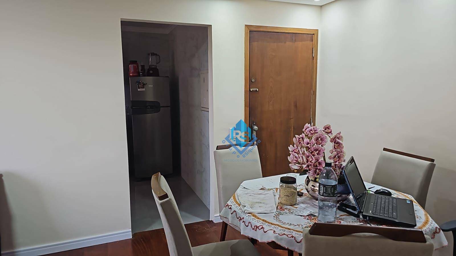 Apartamento à venda com 2 quartos, 70m² - Foto 3