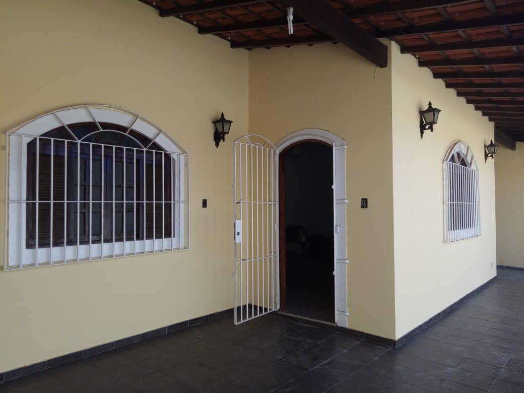 Casa à venda com 3 quartos - Foto 1