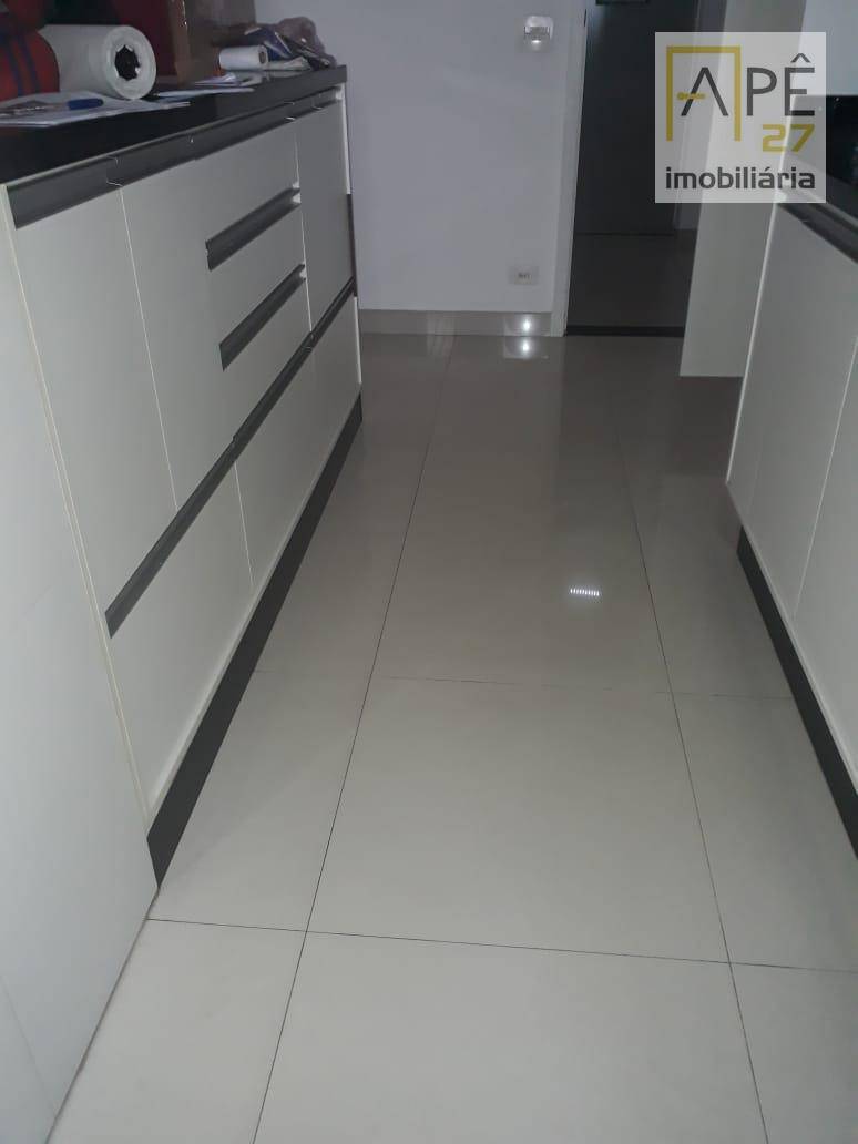 Apartamento à venda com 2 quartos, 67m² - Foto 9