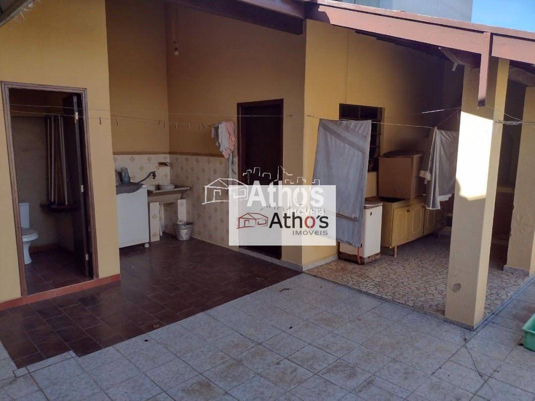 Casa à venda com 3 quartos, 240m² - Foto 22