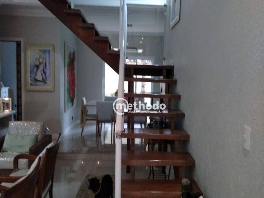 Casa à venda com 3 quartos, 263m² - Foto 4