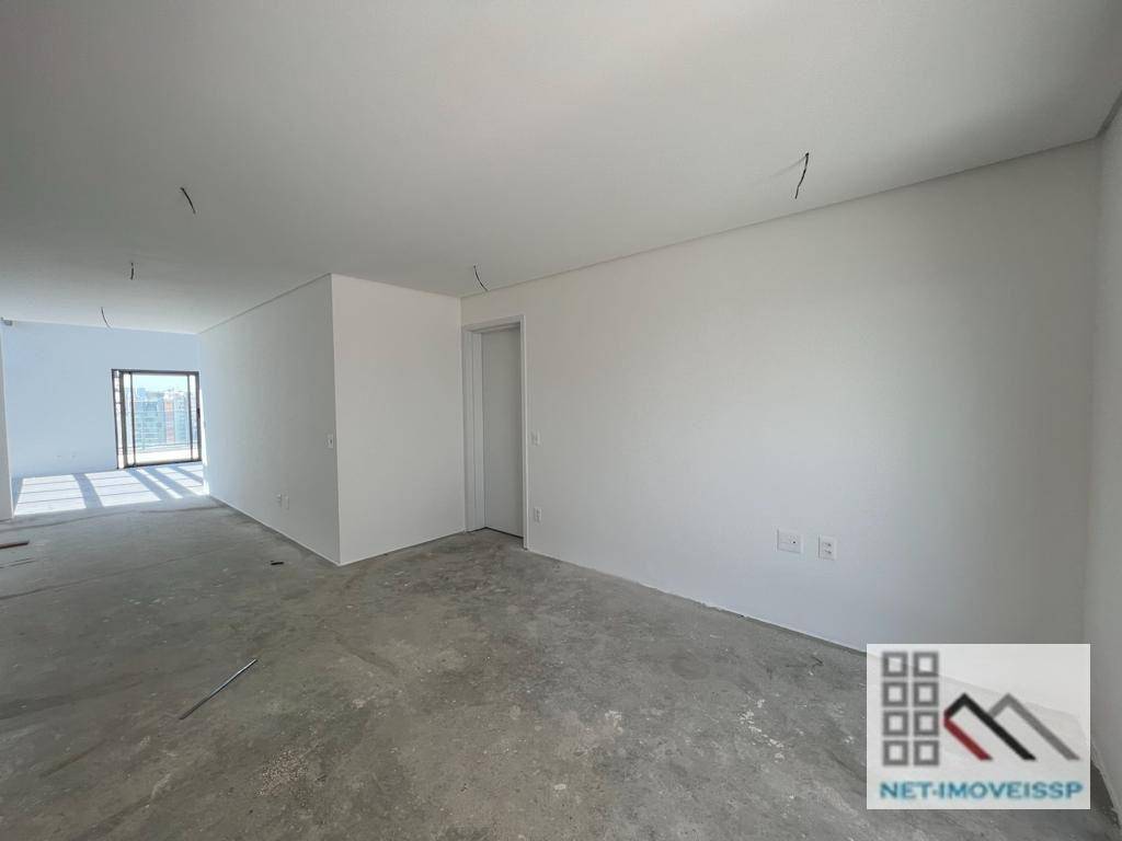 Apartamento à venda com 4 quartos, 246m² - Foto 1