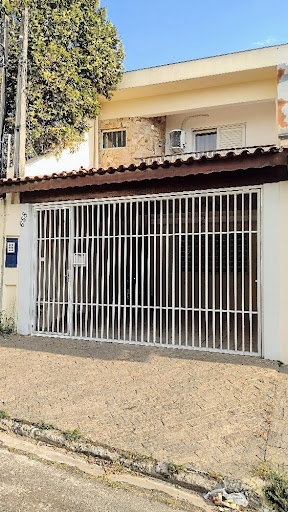 Casa à venda e aluguel com 3 quartos, 217m² - Foto 1