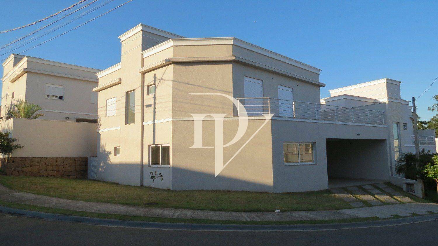 Sobrado à venda com 4 quartos, 310m² - Foto 1