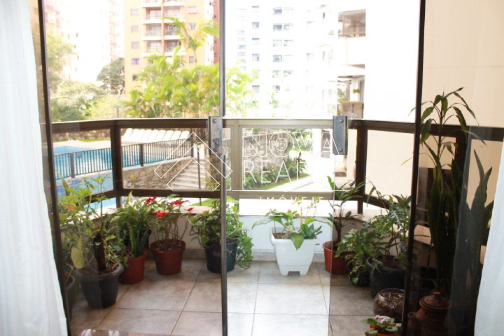 Apartamento à venda com 3 quartos, 124m² - Foto 1