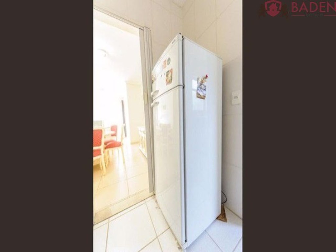 Apartamento à venda com 2 quartos, 65m² - Foto 7