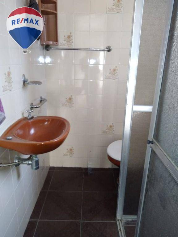 Casa à venda e aluguel com 3 quartos, 250m² - Foto 31