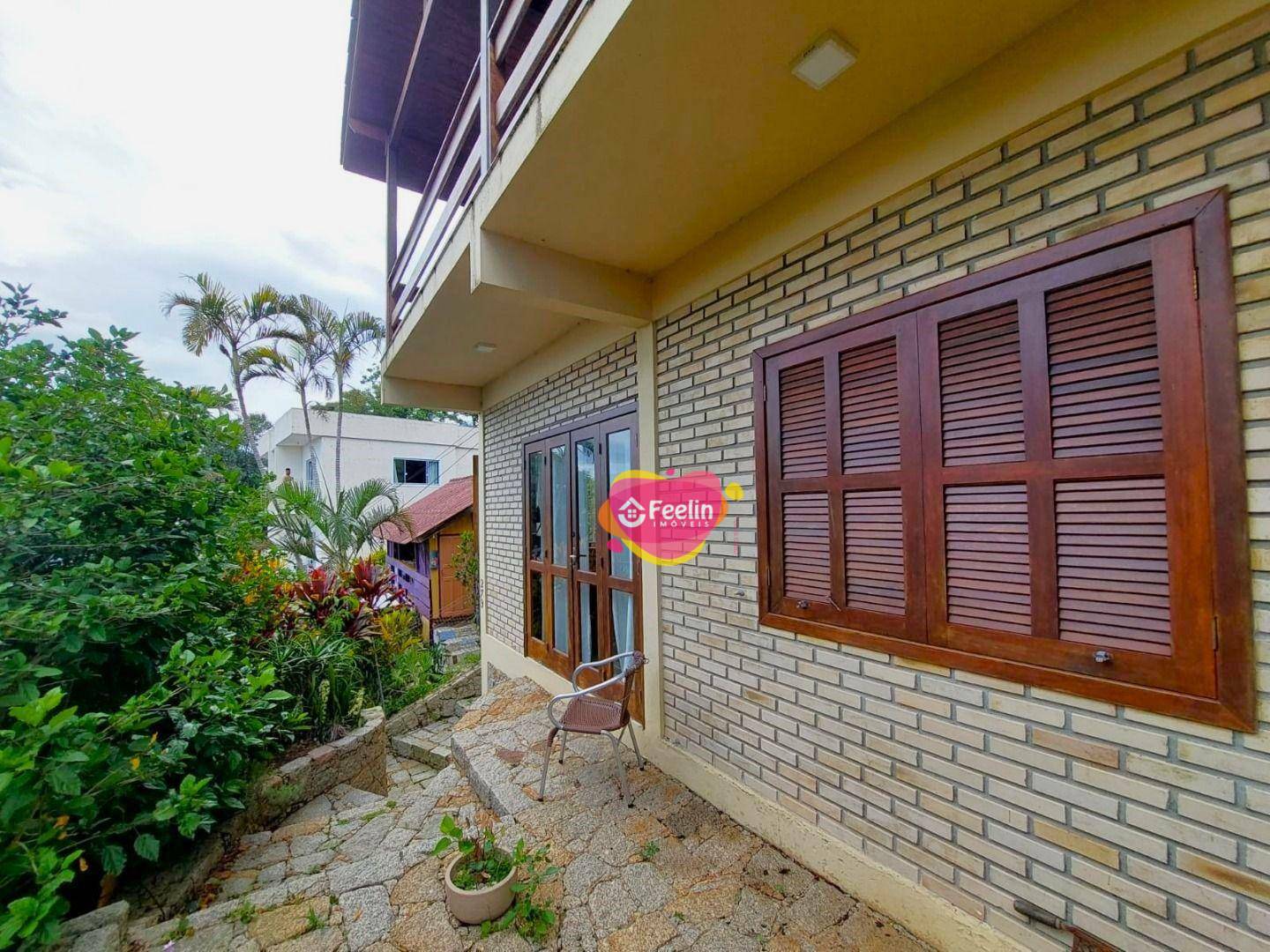 Casa à venda com 3 quartos, 170m² - Foto 2