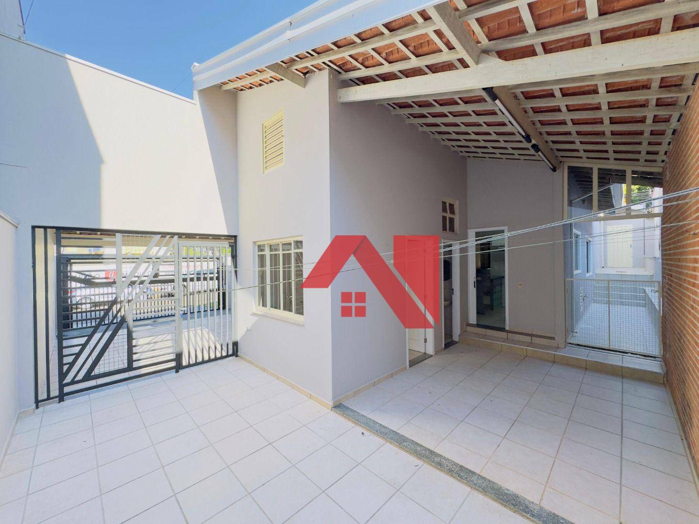 Casa para alugar com 3 quartos, 250m² - Foto 26