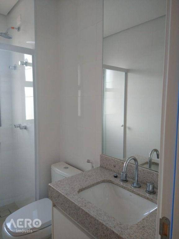 Apartamento para alugar com 2 quartos, 86m² - Foto 9