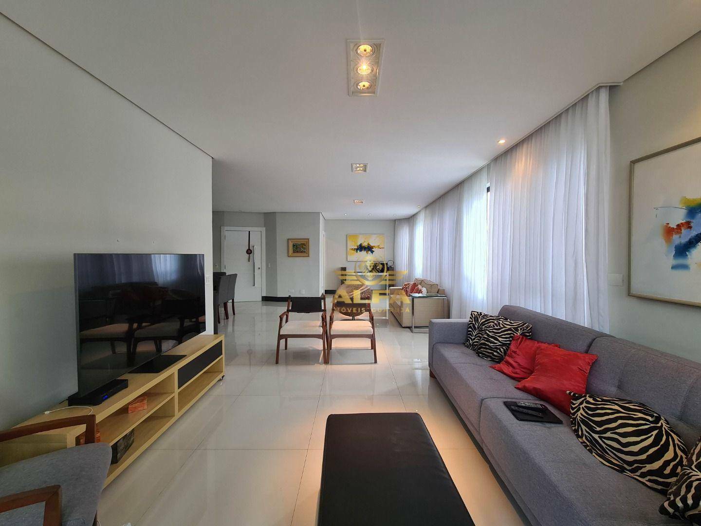 Apartamento à venda com 4 quartos, 225m² - Foto 7