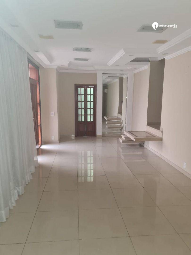 Casa à venda com 3 quartos, 210m² - Foto 2