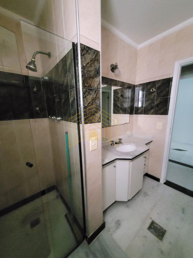 Apartamento à venda com 3 quartos, 180m² - Foto 35