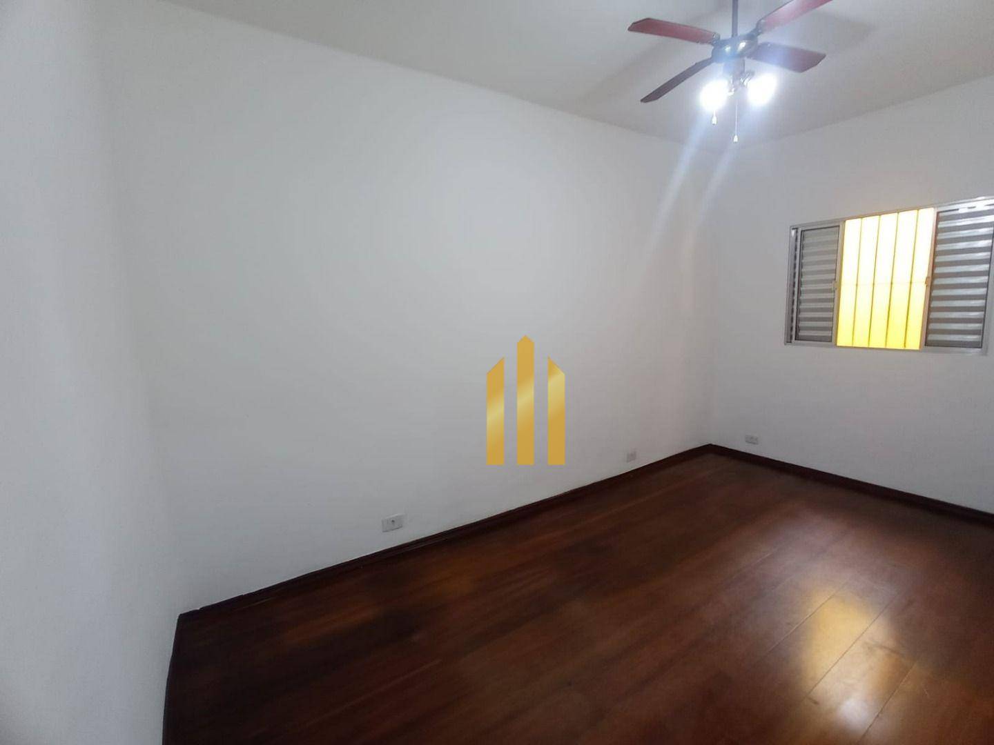 Casa para alugar com 2 quartos, 80m² - Foto 4