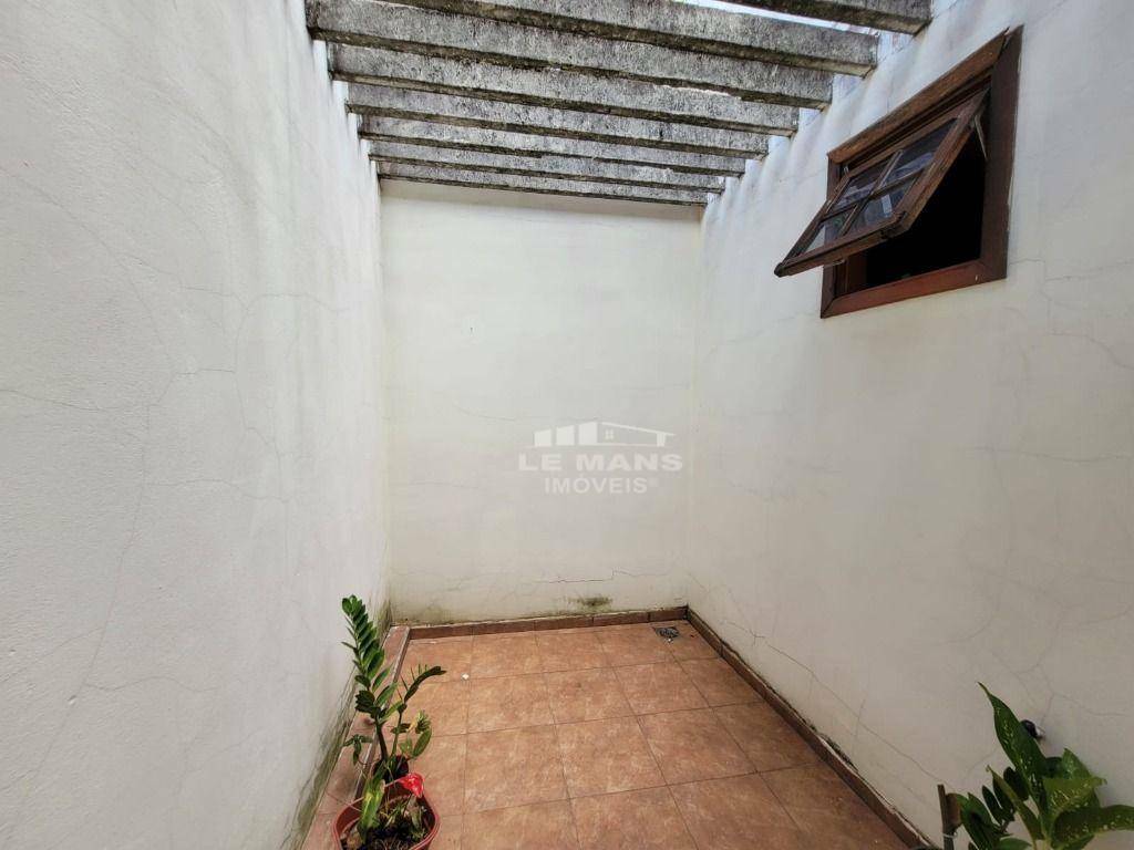 Casa à venda com 3 quartos, 200m² - Foto 19