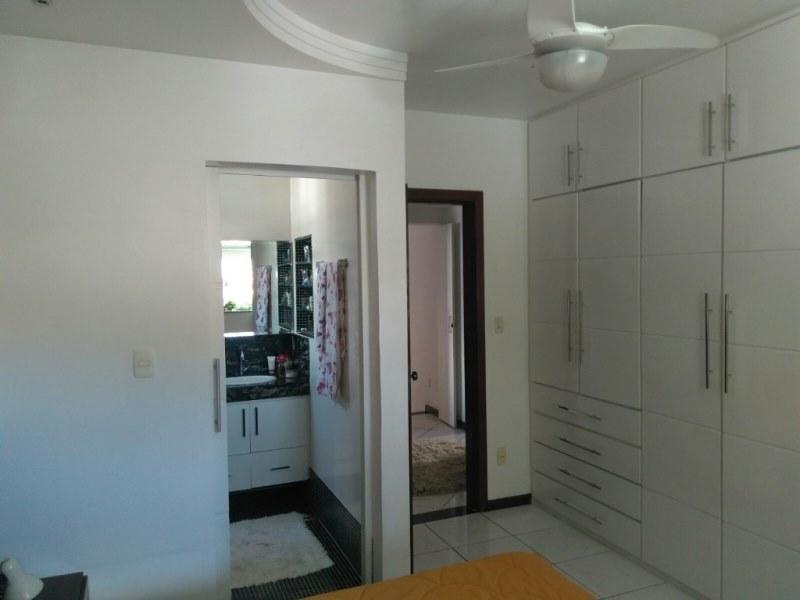 Casa à venda com 4 quartos, 270m² - Foto 12