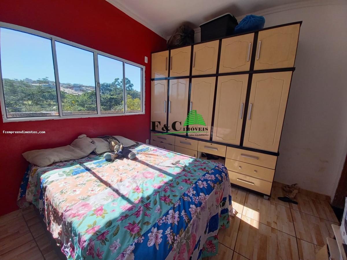 Casa à venda com 3 quartos, 200m² - Foto 4