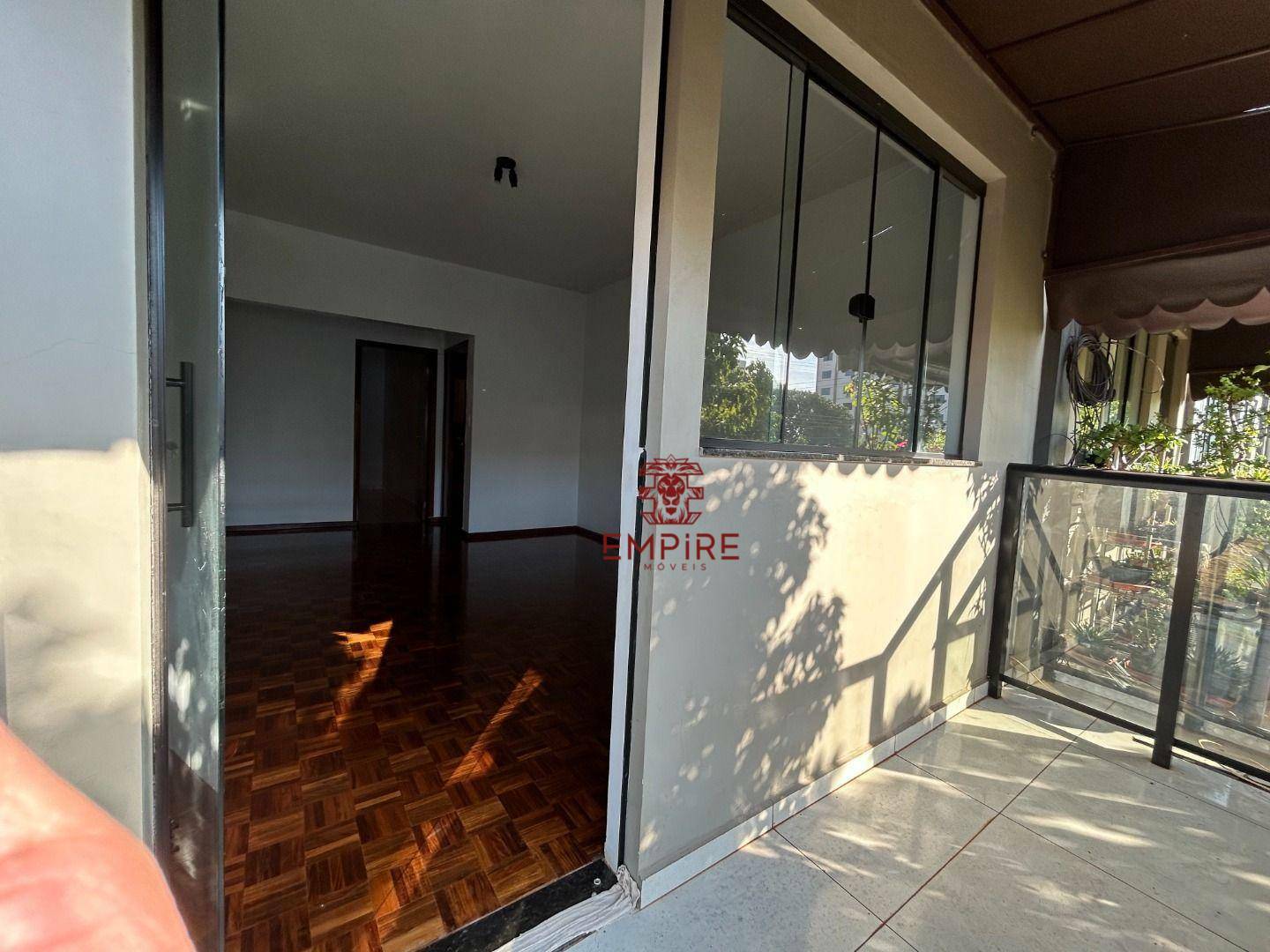 Apartamento para alugar com 3 quartos, 140m² - Foto 4