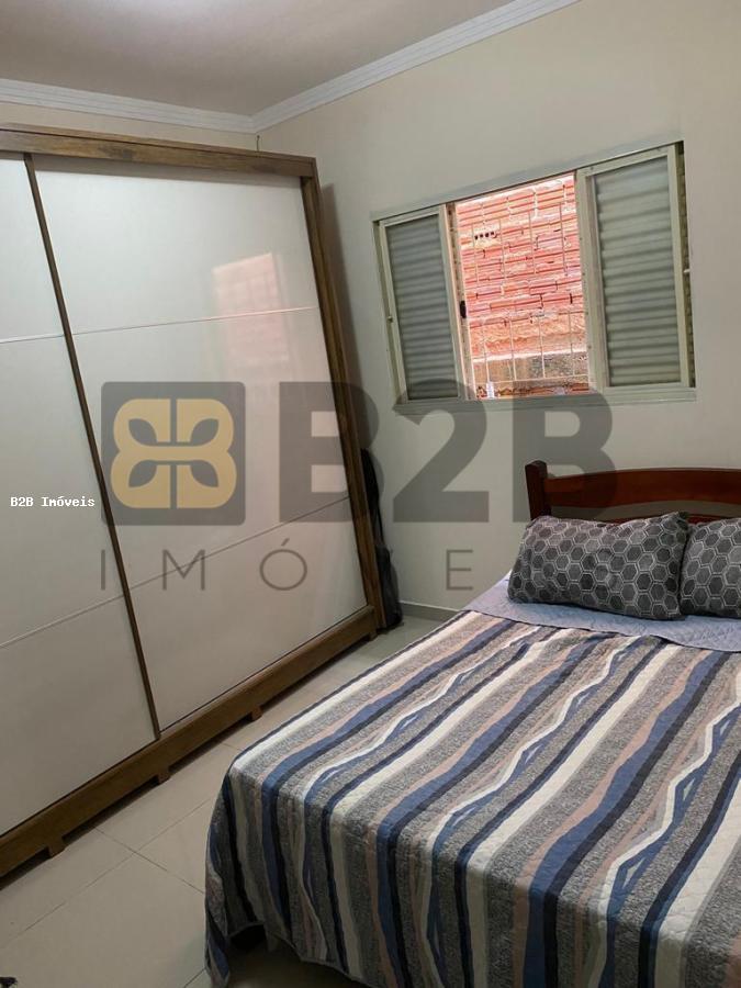 Casa à venda com 2 quartos, 47m² - Foto 9