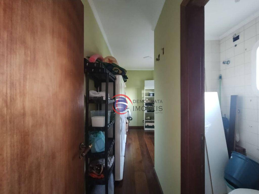 Apartamento à venda com 3 quartos, 160m² - Foto 4