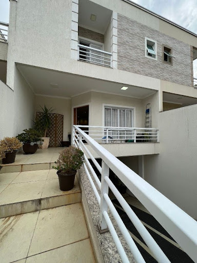 Casa à venda com 3 quartos, 179m² - Foto 1