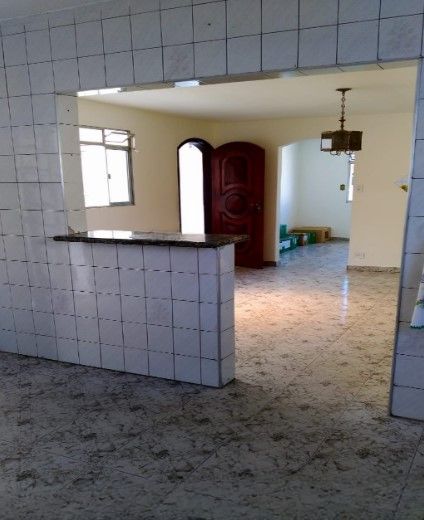 Casa para alugar com 3 quartos, 250m² - Foto 5