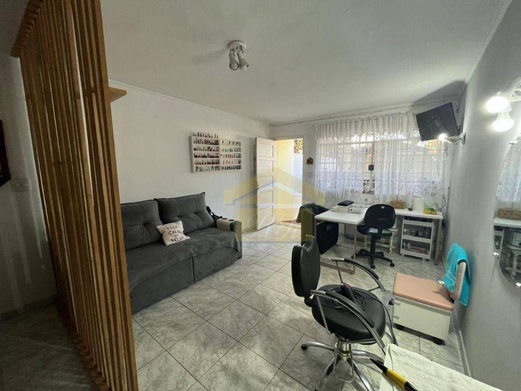 Sobrado à venda com 3 quartos, 183m² - Foto 1