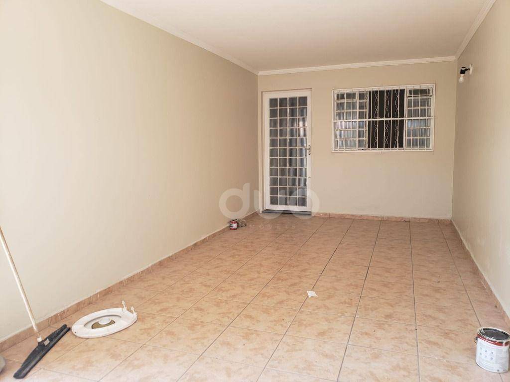 Casa à venda com 2 quartos, 150m² - Foto 2