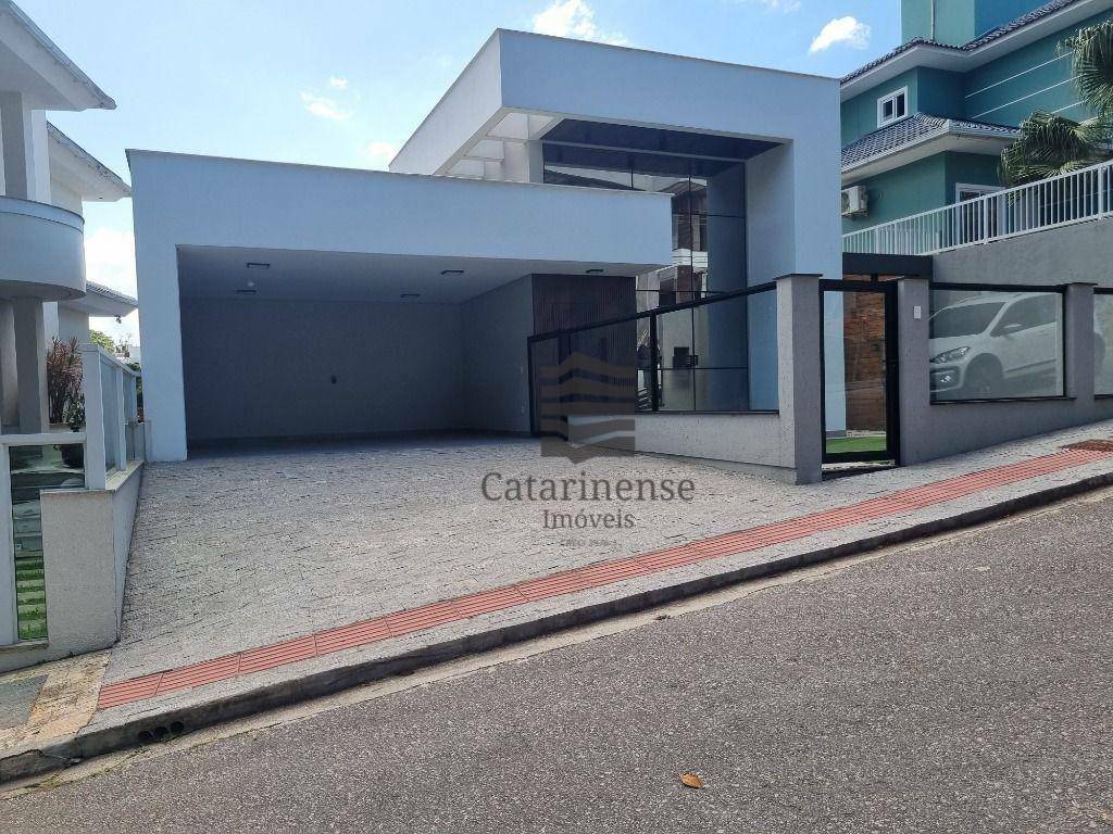 Casa à venda com 3 quartos, 202m² - Foto 4