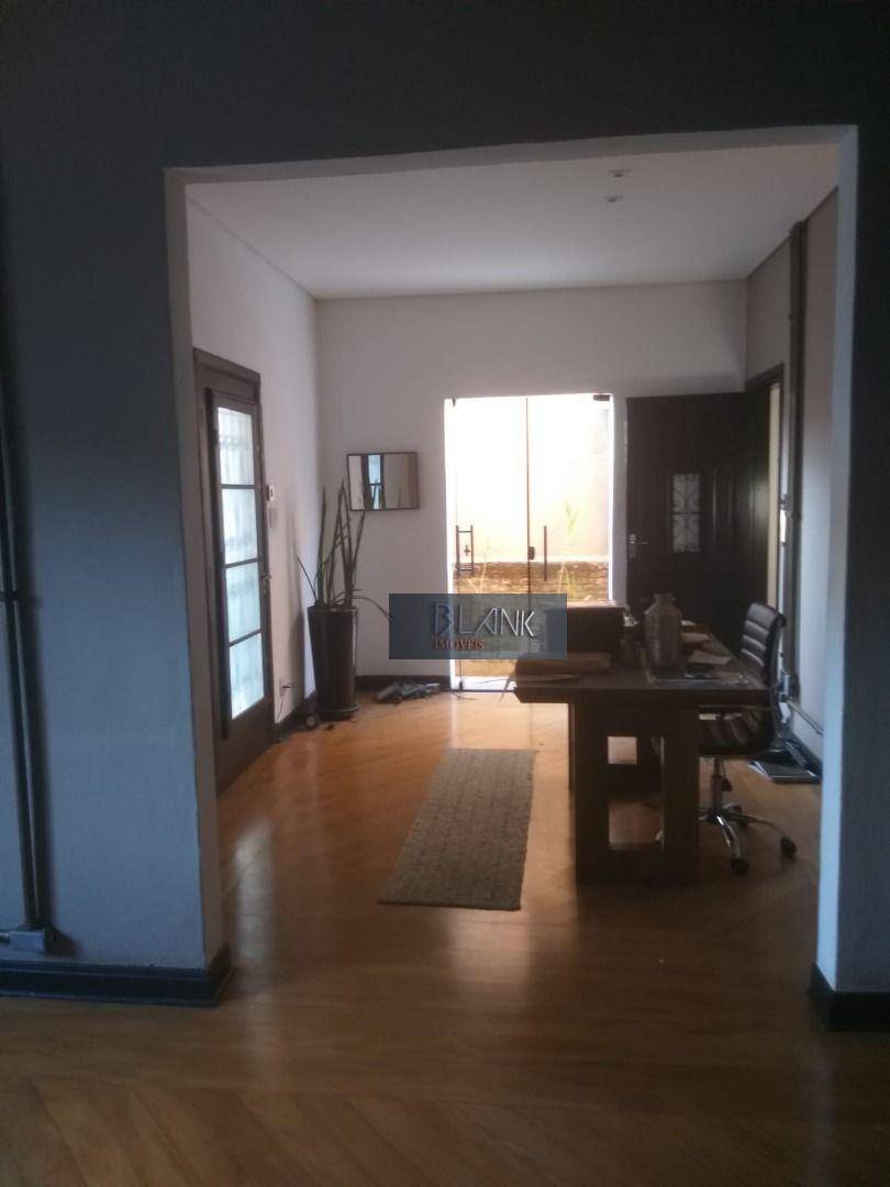 Casa para alugar com 2 quartos, 200m² - Foto 13