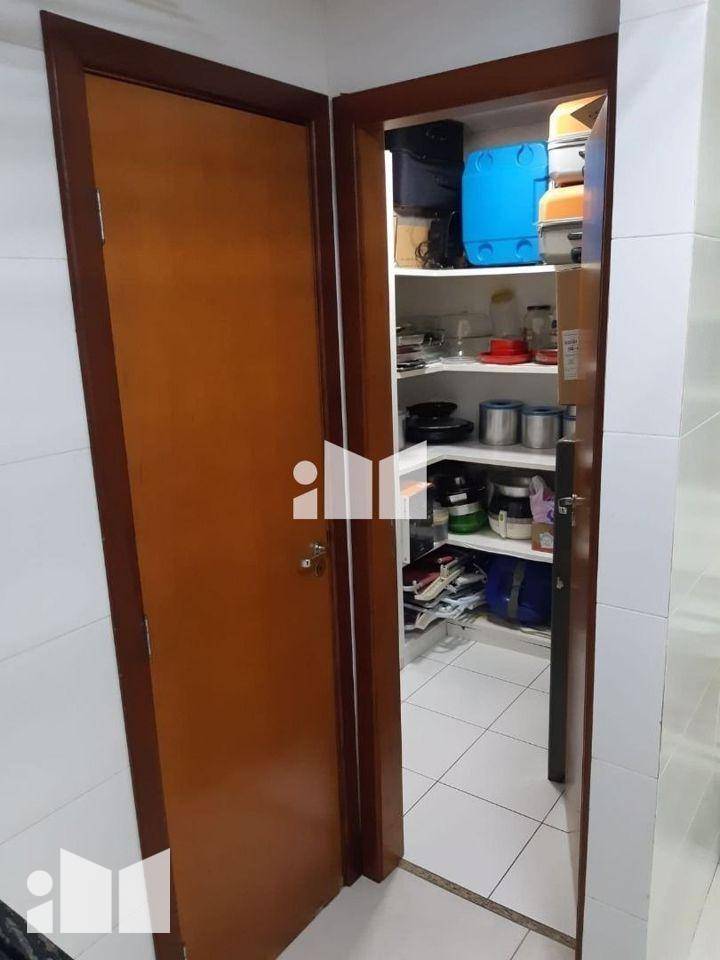 Apartamento à venda com 4 quartos, 165m² - Foto 24