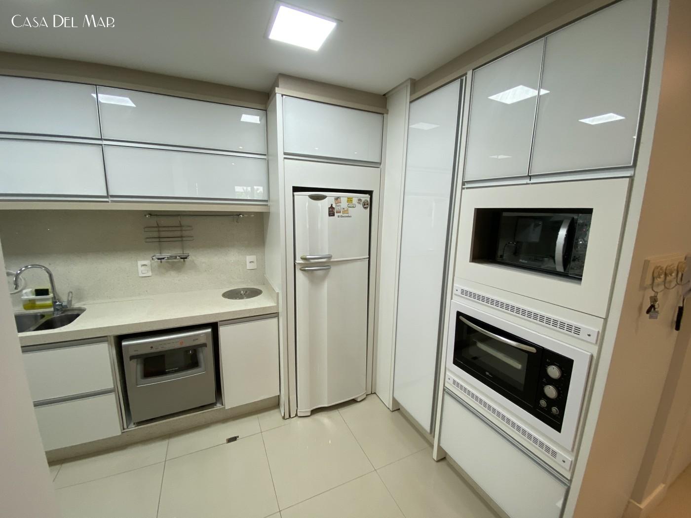 Apartamento à venda com 3 quartos, 135m² - Foto 19