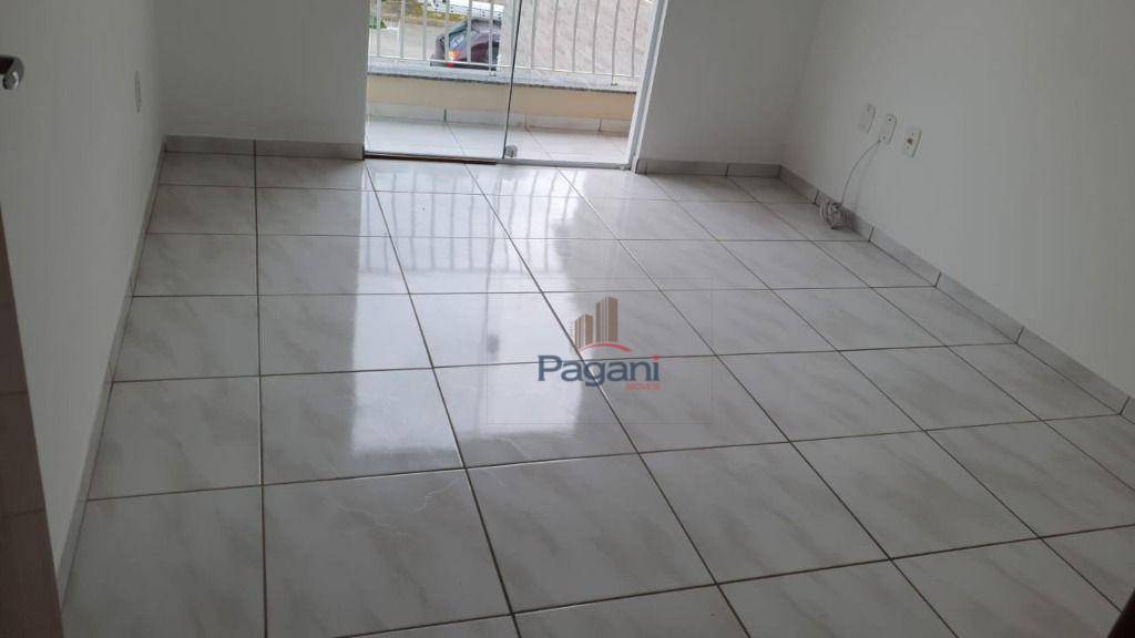 Sobrado para alugar com 2 quartos, 60m² - Foto 4