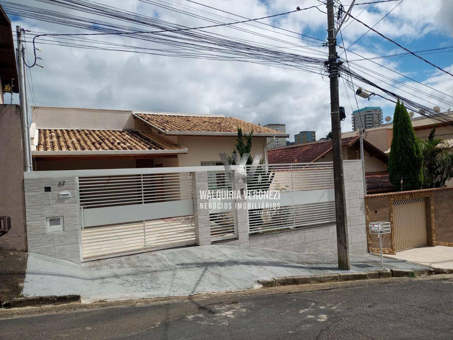 Casa à venda com 3 quartos, 120m² - Foto 1