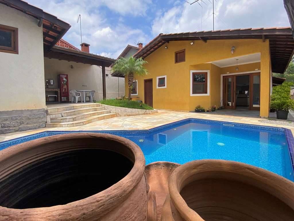 Casa de Condomínio à venda com 3 quartos, 572m² - Foto 1